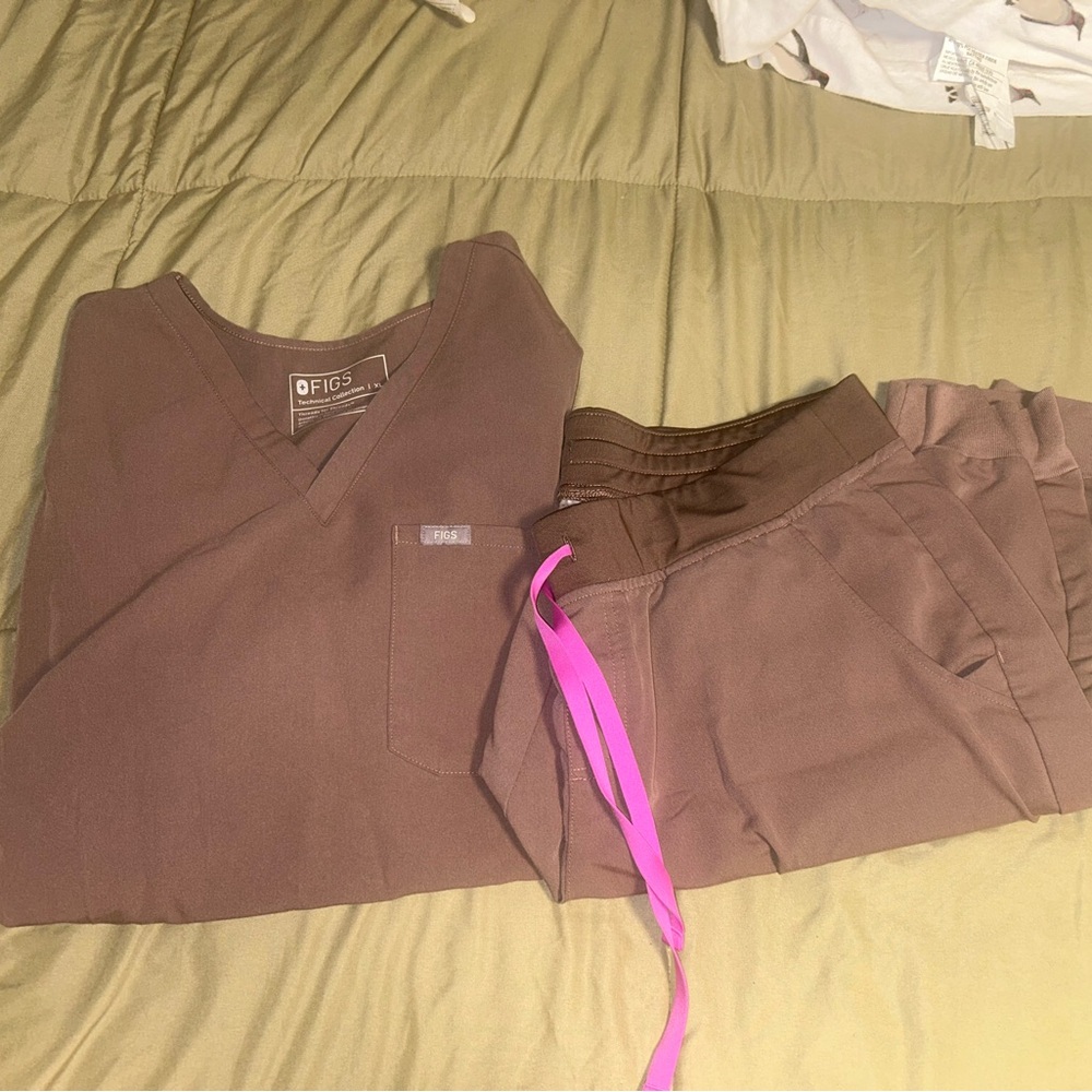 Figs Mauve And Pink Scrub Set